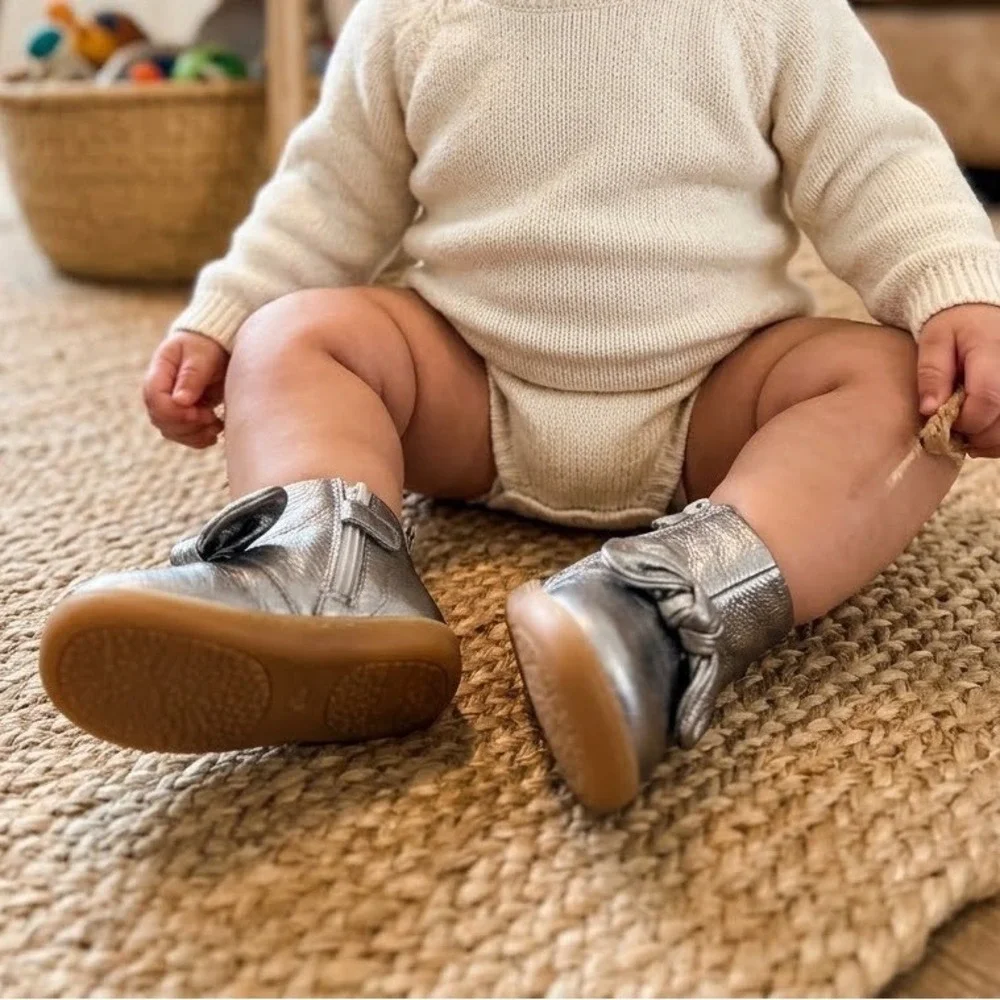 Camper Peu Cami Baby Boots Metallic Silver Leather Bow Zip EU 21 US 5.5 Toddler